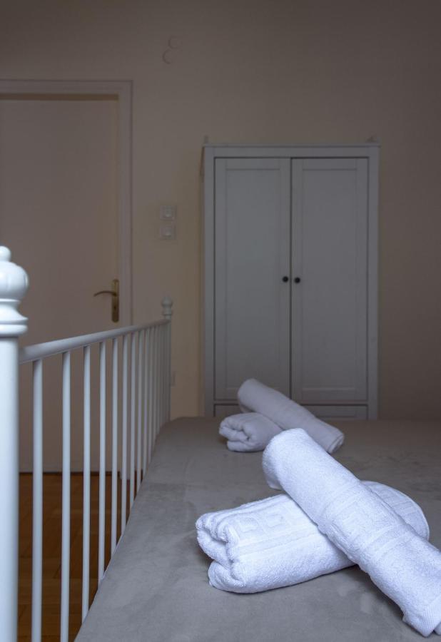 Beautiful 2Bd Apartment Near Historic Center Of Афины Экстерьер фото